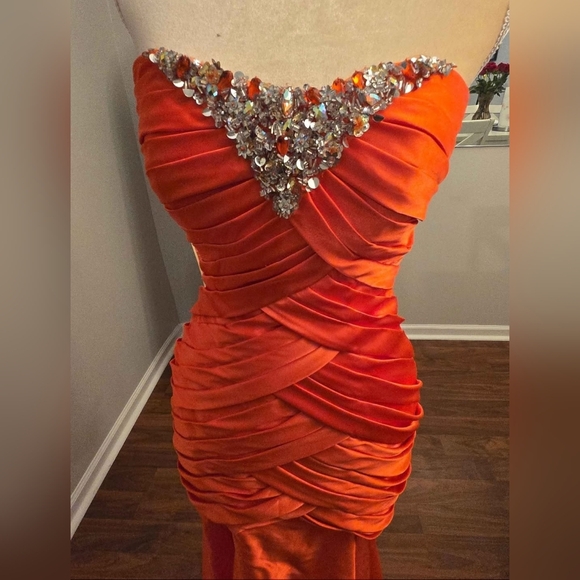 Elegant Orange Evening Gown - Picture 3 of 4